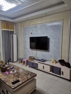 东阿悦和苑三楼精装2室2厅带车库46万80m²房屋出售